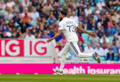 Mohammed Siraj News : सामनावीर मोहम्मद सिराजने अल्कोहोलची बॉटल नाकारली; भारतात कुठेही मिळत नाही, किती आहे किंमत?