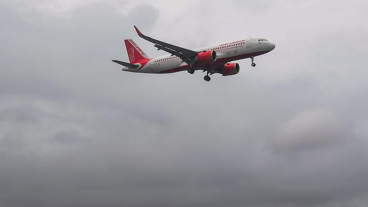 Air Traffic Declines In August, Delays Leave 74,000 Flyers Stranded, Reveals DGCA Data
