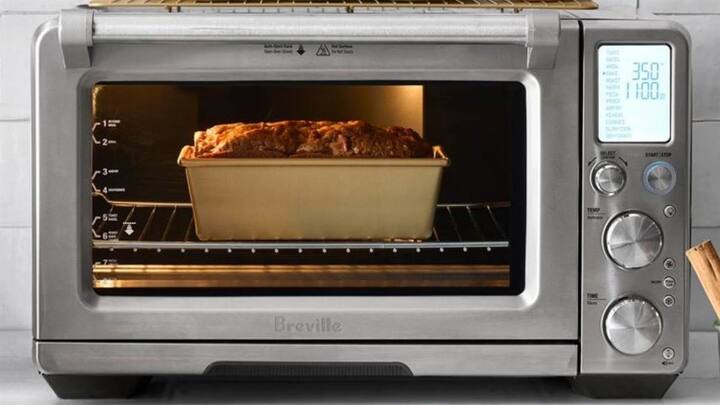 ओवन का इस्तेमाल करते वक्त कुछ चीजें ऐसी होती हैं. जो अगर आपको पता हों तो. आपका ओवन जल्दी खराब नहीं होता. कंपनी वाले भी अक्सर आपको इन चीजों के बारे में नहीं बताते हैं. चलिए आपको बताते हैं इन चीजों के बारे में.