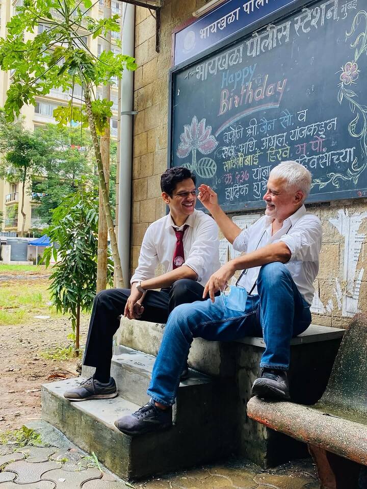 Directed by Jasmeet K. Reen, Darlings premiered on Netflix on August 5, 2022, and was co-produced by Alia Bhatt and Shah Rukh Khan’s Red Chillies.