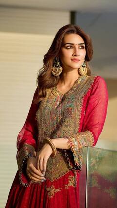 रक्षाबंधन पर लगना है क्लासी के साथ ट्रेंडी, कृति सेनन के सूट कलेक्शन से ले सकती हैं इंस्पिरेशन