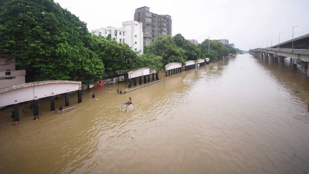 Weather Today Patna IMD Alert in North Bihar Heavy Rain Expected in Kishanganj Gopalganj West Champaran Mausam ANN Bihar Weather Today: अब उत्तर बिहार में अलर्ट जारी, किशनगंज समेत 3 जिलों में आज भारी बारिश के आसार