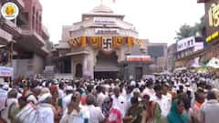 Pandharpur: पुत्रदा एकादशीनिमित्त पंढरी सजली! विठ्ठल-रुक्मिणी मंदिराला फुलांची आकर्षक सजावट, भाविकांची गर्दी