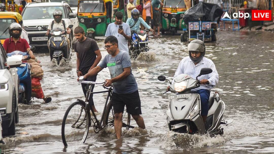 IMD Weather Updates: यूपी में इस तारीख से मिलेगी बारिश से राहत, दिल्ली में लगातार 3 दिन बरसेंगे बादल, जानें देश का मौसम aaj ka mausam imd alert 5 august UP 21 districts affected by floods Delhi rain next three days heavy to very heavy rain predicted in Tamil Nadu and Kerala for next 5 days IMD Weather Updates: यूपी में इस तारीख से मिलेगी बारिश से राहत, दिल्ली में लगातार 3 दिन बरसेंगे बादल, जानें देश का मौसम