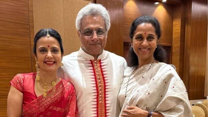 তবে গতকাল মহুয়ার রিসেপশনে সায়নী ঘোষ, জুন মালিয়া, রচনা বন্দ্যোপাধ্যায়, সাগরিকা ঘোষ, সুস্মিতা দেবদের দেখা যায়। একসঙ্গে বর-বধূর সঙ্গে ছবিও তোলেন তাঁরা।