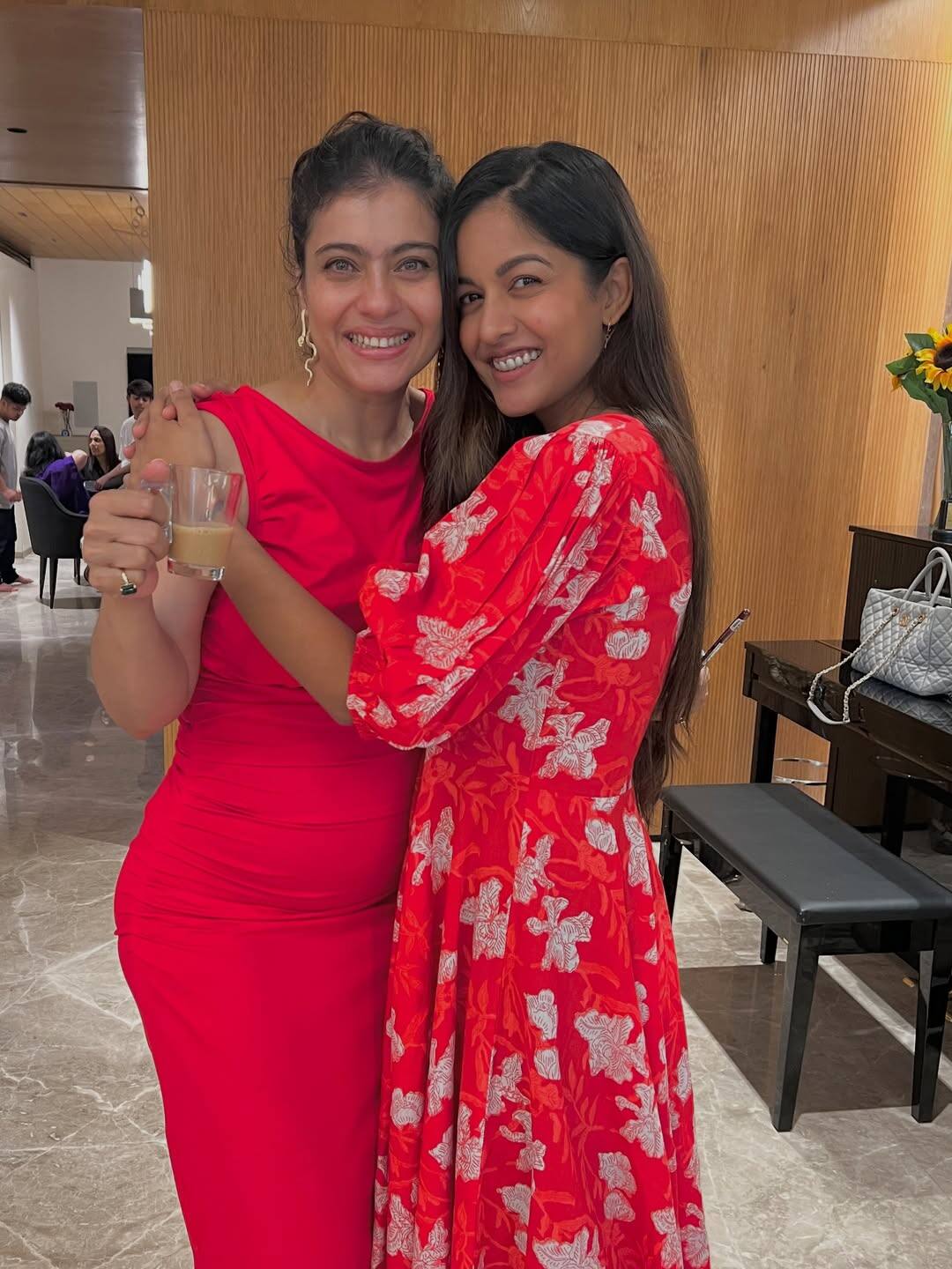 Ajay Devgan's onscreen daughter Ishita is very close to her family in real life. Both family members are definitely seen with each other on every function or event.