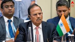 ট্রাম্পের শুল্ক-হুঁশিয়ারির আবহেই রাশিয়া পৌঁছে গেলেন NSA অজিত ডোভাল