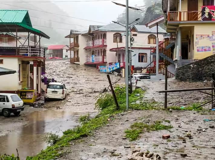 बाढ़ में लापता लोगों की संख्या की अभी तक कोई आधिकारिक पुष्टि नहीं हुई है, लेकिन यह संख्या ज़्यादा होने की आशंका है क्योंकि अचानक पानी भर जाने से लोगों को सुरक्षित स्थानों तक पहुँचने का मौका ही नहीं मिला। उत्तराखंड के मुख्य सचिव आर.के. सुधांशु ने बताया कि 40 से 50 इमारतें क्षतिग्रस्त हुई हैं। उन्होंने बताया कि खराब मौसम के कारण हेलीकॉप्टर सेवाएँ उपलब्ध नहीं हो सकीं।