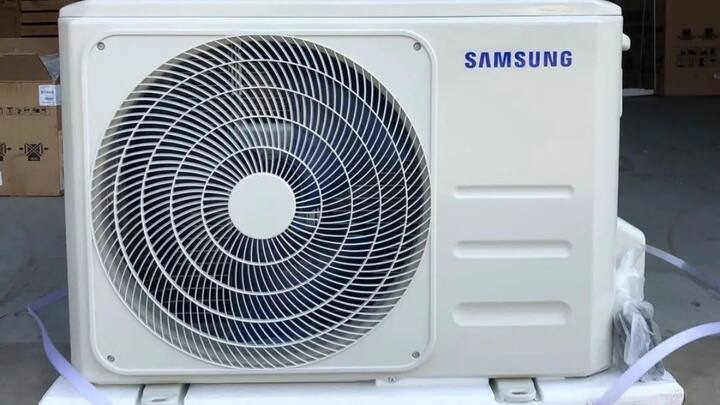 बारिश के मौसम में इलेक्ट्रॉनिक सामान मुसीबत में आ जाते हैं. खासकर एसी का बाहरी यूनिट यानी आउटडोर हिस्सा सबसे ज्यादा प्रभावित होता है. तेज बारिश और हवा इसे नुकसान पहुंचा सकते हैं. कई बार लोगों के मन में सवाल आता है कि अगर आउटडोर यूनिट खराब हो जाए. तो क्लेम कैसे मिलेगा.