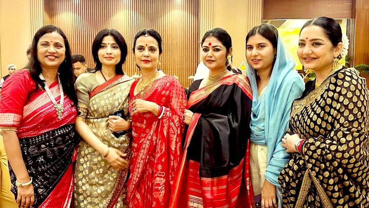 মঙ্গলবার দিল্লির হোটেল ললিতে রিসেপশন ছিল তাঁদের। সেখানে বিভিন্ন দলের নেতানেত্রীদের একছাদের নীচে দেখা গেল। বিরোধী শিবির I.N.D.I.A জোটের ছোট-বড় প্রায় সব নেতা-সাংসদই হাজির হন।