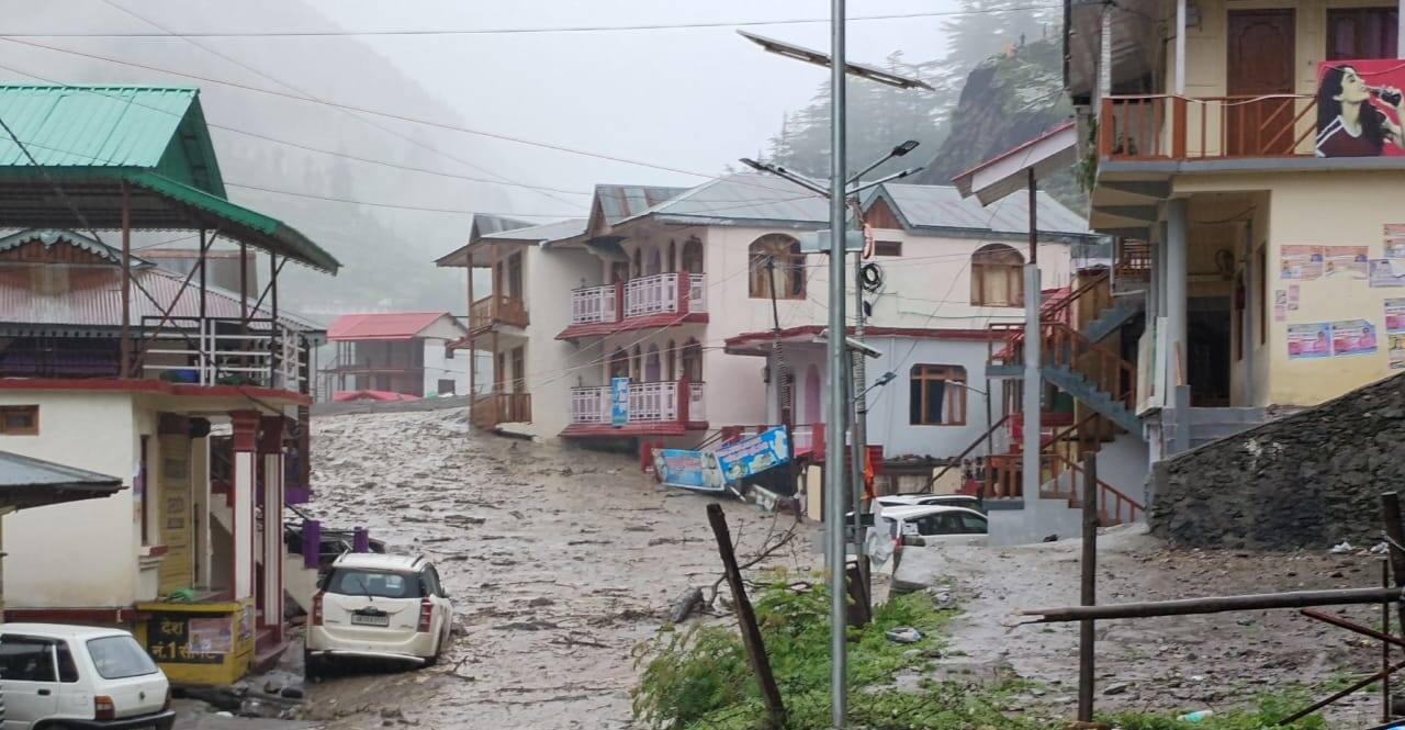 Uttarkashi Floods: இந்தியாவை உலுக்கிய உத்தரகாசி வெள்ளம்: மேகவெடிப்புதான் காரணமா? பேராசை காரணமா?
