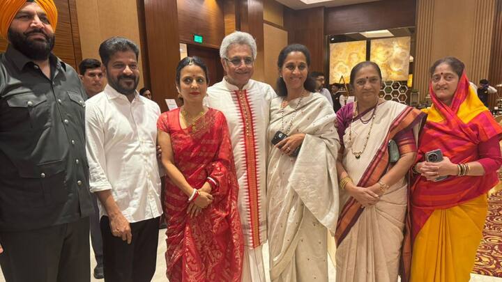 শারীরিক অসুস্থতার জেরে জনসমক্ষে ইদানীং সেভাবে দেখা না গেলেও, মহুয়া ও পিনাকীর আনন্দানুষ্ঠানে অংশ নেন কংগ্রেস নেত্রী সনিয়া গাঁধীও। তাঁর সঙ্গে ছবি তোলেন মহুয়া ও পিনাকী।