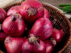 कम उम्र में हो रहे हैं सफेद बाल, ये 6 घरेलू उपाय बालों को बनाएंगे काला और चमकदार