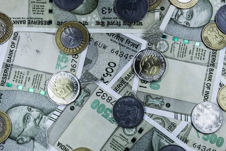 इस पद पर नियुक्त अधिकारी किसी वैज्ञानिक प्रोजेक्ट की योजना बनाते हैं और उसे अमल में लाते हैं. वे अनुसंधान में शामिल टीमों का नेतृत्व करते हैं, तकनीकी चुनौतियों का समाधान खोजते हैं और नई तकनीकों को विकसित करने में अहम भूमिका निभाते हैं.