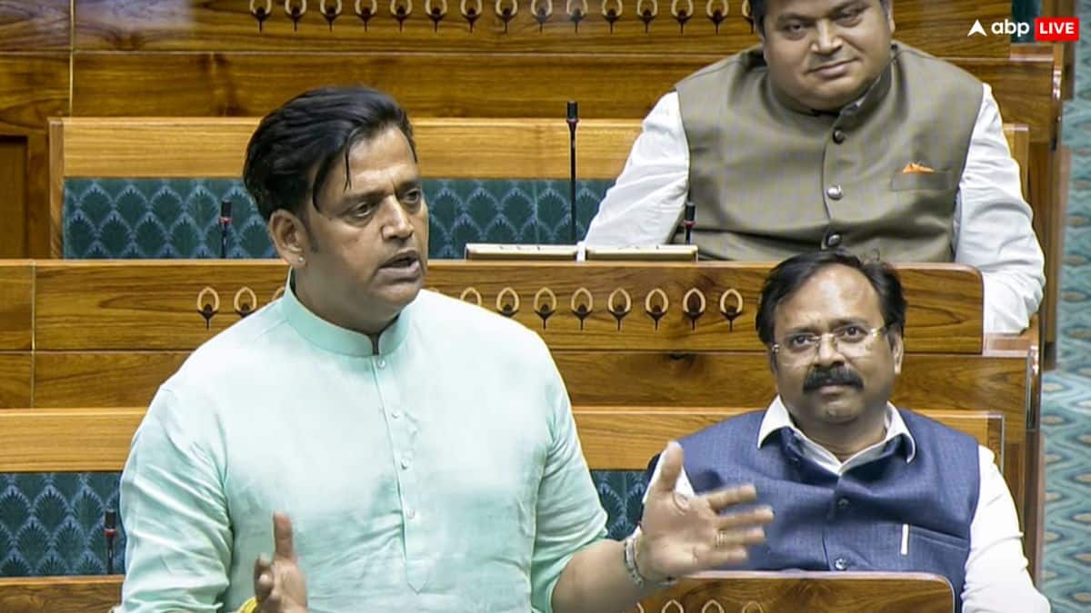 फिल्मों से कमाई के साथ सरकार से भी सैलरी लेते हैं ये 8 बॉलीवुड स्टार्स, कुछ को तो मिल रही है आजीवन पेंशन