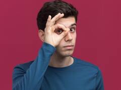 रात को सोने से पहले स्क्रीन का करते हैं इस्तेमाल, इन बीमारियों का बना रहता है खतरा