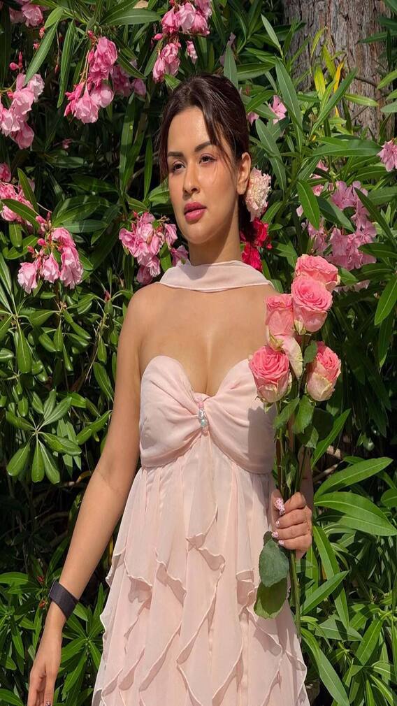 Avneet Kaur Stuns In A Dreamy Light Pink Tulle Dress