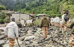 ਉੱਤਰਾਖੰਡ 'ਚ ਤਬਾਹੀ ਤੋਂ ਬਾਅਦ ਦਾ ਖੌਫਾਨਕ ਮੰਜਰ, ਤਸਵੀਰਾਂ ਦੇਖਕੇ ਲੱਗੇਗਾ ਡਰ !