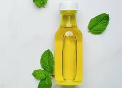 ਛੋਟੀ ਉਮਰ ਵਿੱਚ ਹੀ ਚਿੱਟੇ ਹੋ ਰਹੇ ਹਨ ਵਾਲ਼, ਤਾਂ ਇਹ 6 ਘਰੇਲੂ ਉਪਚਾਰ ਬਣਾ ਦੇਣਗੇ ਕਾਲੇ ਤੇ ਚਮਕਦਾਰ