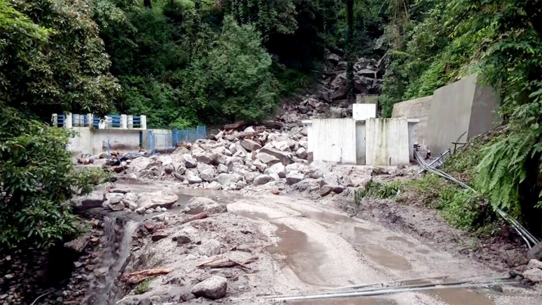 Chandigarh-Manali Highway Hit By Multiple Landslides, Traffic Disrupted; Details Inside Chandigarh-Manali Highway Hit By Multiple Landslides Traffic Disrupted Details Inside Chandigarh-Manali Highway Hit By Multiple Landslides, Traffic Disrupted; Details Inside