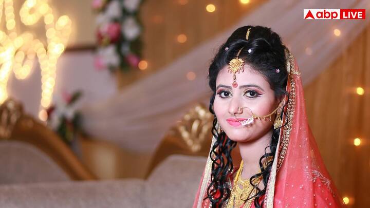 परिवार से जुड़े फैसलों में सास की राय जरूर लें. उन्हें यह एहसास कराएं कि उनकी राय की अहमियत है. इससे उनमें आपके लिए सम्मान और अपनापन बढ़ेगा.