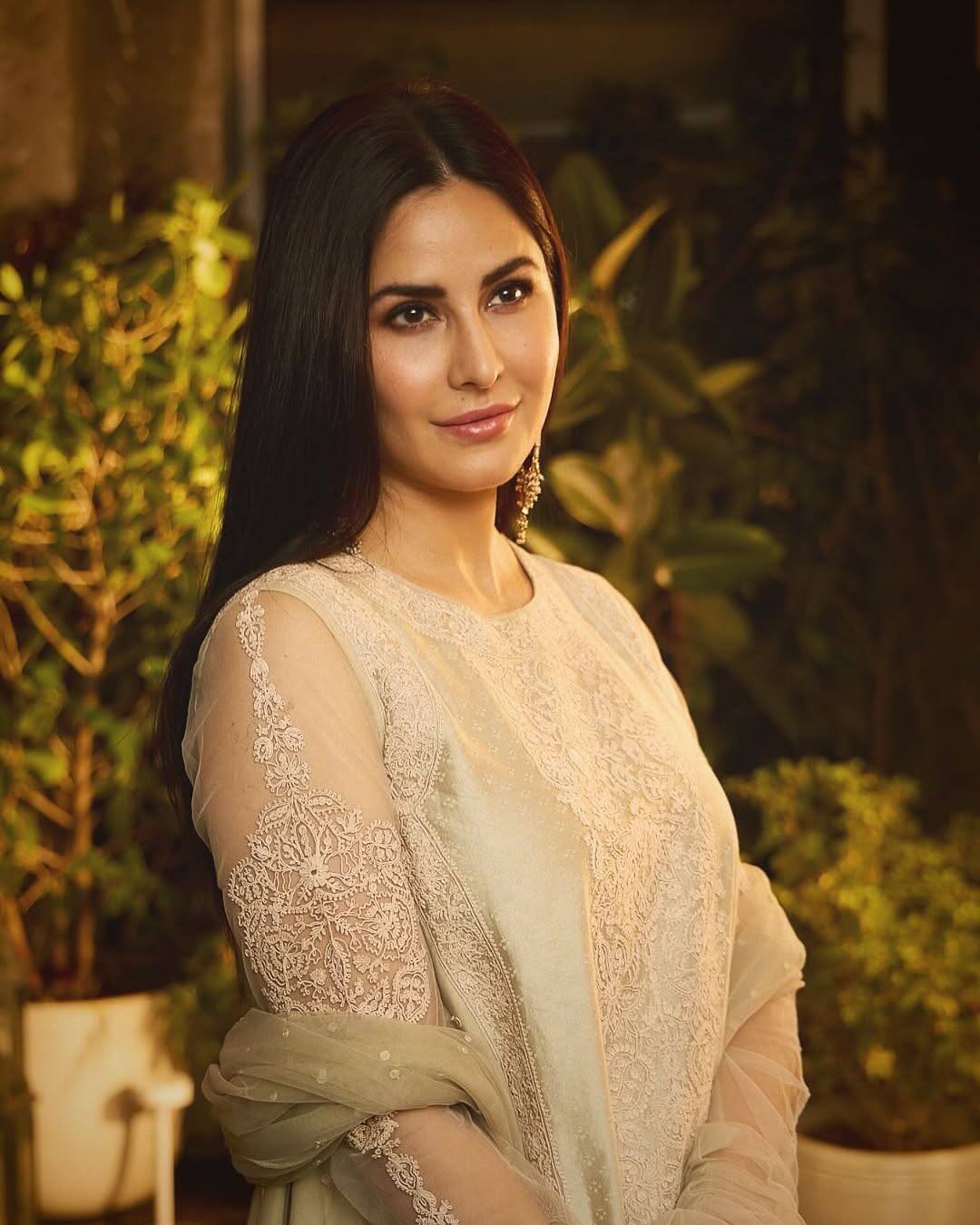 Katrina Kaif is also included in this list. The actress used to use her mother's surname turcuta. But now she uses her father Mohammad Kaif's surname.