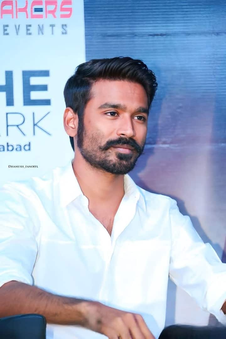 वेंकटेश प्रभु यानी धनुष को आज किसी पहचान की जरूरत नहीं है. अपने बेहतरीन टैलेंट से उन्होंने एंटरटेनमेंट इंडस्ट्री में अपना लोहा मनवाया है. आजकल वो अपनी फिल्म 'कुबेरा' के लिए चर्चा में हैं.