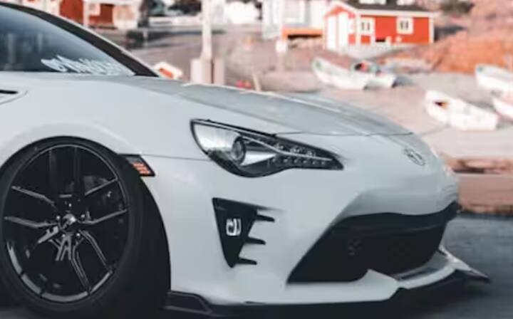 ਜੇਕਰ ਟਾਇਰ ਵਿੱਚ ਕੋਈ ਤਿੱਖੀ ਚੀਜ਼ ਵੜ ਵੀ ਗਈ ਹੈ ਤਾਂ ਏਅਰ ਲੈਸ ਟਾਇਰਾਂ ਹਵਾ ਲੀਕ ਹੋਣ ਦਾ ਡਰ ਨਹੀਂ ਹੁੰਦਾ। ਇਹਨਾਂ ਟਾਇਰਾਂ ਨੂੰ ਹਵਾ ਨਾਲ ਭਰਨ ਦੀ ਲੋੜ ਨਹੀਂ ਹੁੰਦੀ। ਇਹਨਾਂ ਨੂੰ ਰਬੜ ਦੇ ਸਪੋਕ ਅਤੇ ਬੈਲਟਾਂ ਦੀ ਵਰਤੋਂ ਕਰਕੇ ਡਿਜ਼ਾਈਨ ਕੀਤਾ ਜਾਂਦਾ ਹੈ।