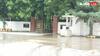 गाजीपुर में खतरे के निशान के करीब पहुंची गंगा, जिलाधिकारी आवास में भी घुसने लगा है पानी