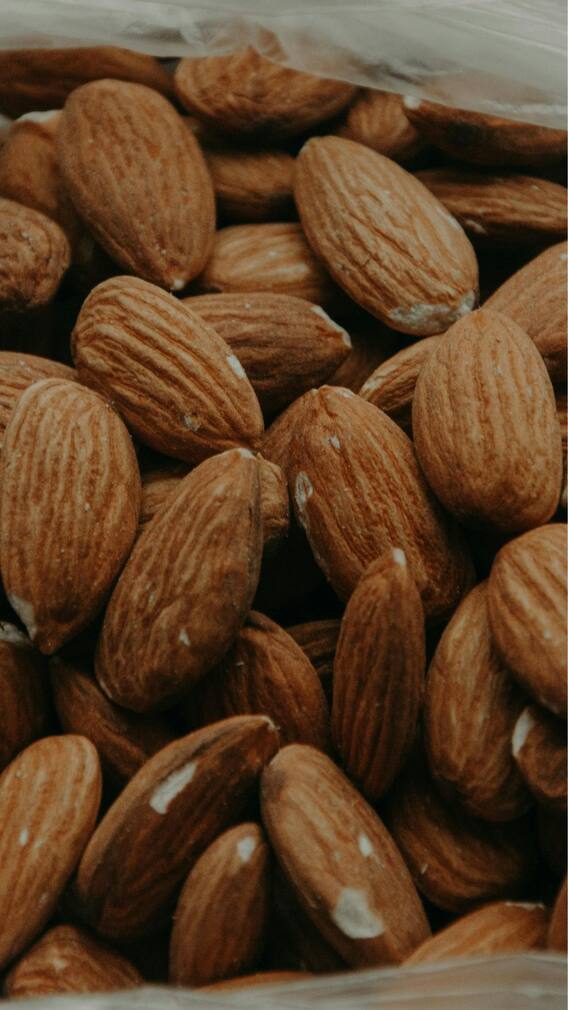 இரவில் அடிக்கடி தூக்கம் கலைகிறதா? இந்த உணவுகளை மறக்காம சாப்பிடுங்க!