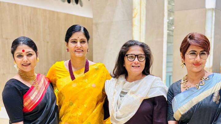 সংসদে জ্বালাময়ী ভাষণের জন্যই পরিচিত মহুয়া। তাঁকে ঘিরে বিতর্কও কম নয়। সেই মহুয়ার বিয়ের খবরও খুব বেশি জন জানতেন না। এমনকি তৃণমূলেরও অনেকে জানতেন না বলে জানা যায়।