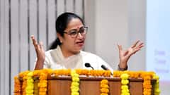 'Reels के दौर में भी कुछ लोग करते हैं किताबों से प्यार', दिल्ली के बुक फेयर में बोलीं CM रेखा गुप्ता