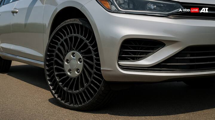 अक्सर आप अपनी गाड़ियों के टायर में हवा भराने या पंक्चर ठीक कराने की समस्या से दो चार होते होंगे. लेकिन अब बहुत जल्द आपको इससे मुक्ति मिलने वाली है क्योंकि बाजार में बहुत जल्द एयरलेस टायर आने वाले हैं.