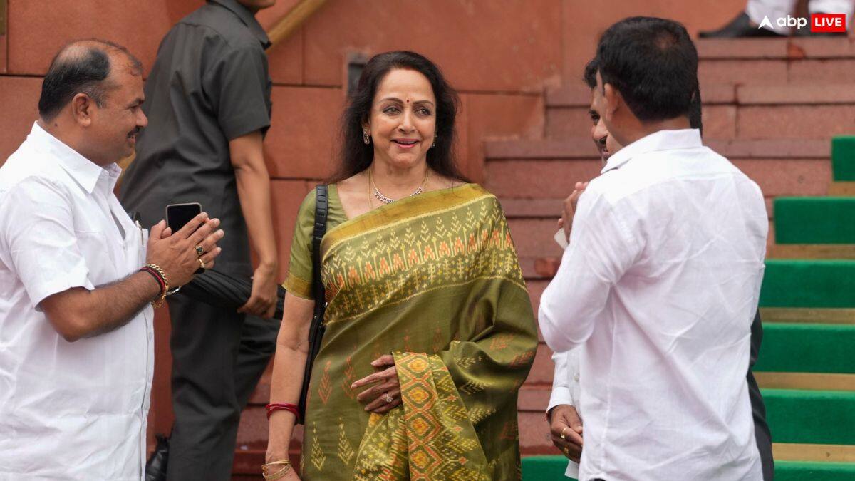 फिल्मों से कमाई के साथ सरकार से भी सैलरी लेते हैं ये 8 बॉलीवुड स्टार्स, कुछ को तो मिल रही है आजीवन पेंशन