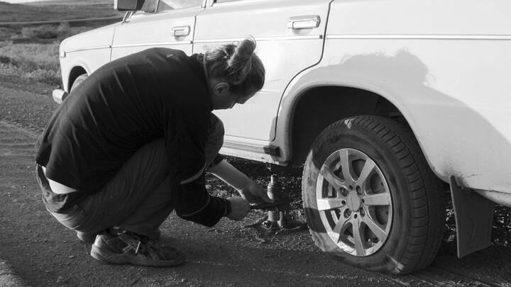 टेस्ला अपनी कारों में ऐसे टायर का इस्तेमाल करता है क्योंकि ये लंबे समय तक चलते हैं. टायर मेकर कंपनियां तो इसके कई फायदे गिना रही हैं लेकिन इसके नुकसान भी हैं. इससे गाड़ियों के माइलेज पर प्रभाव पड़ सकता है.