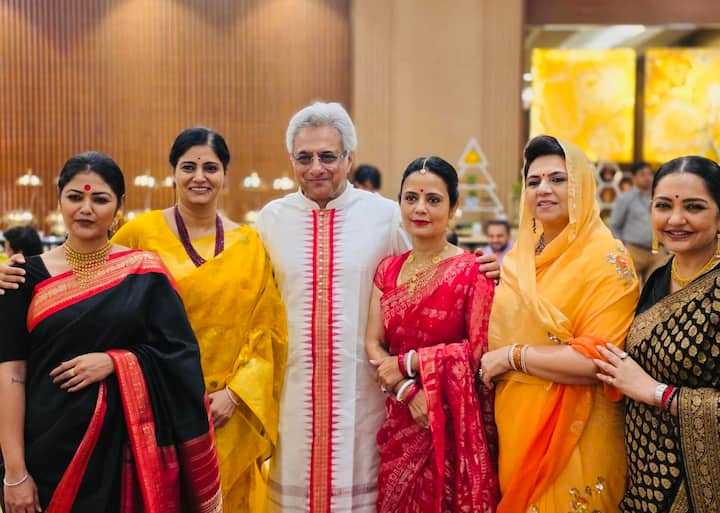 तृणमूल कांग्रेस (टीएमसी) सांसद महुआ मोइत्रा और बीजू जनता दल (बीजद) के पूर्व सांसद पिनाकी मिश्रा की शादी के रिसेप्शन में मंगलवार (5 अगस्त, 2025) को कई दलों के नेता नई दिल्ली में एकजुट हुए.