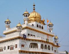 ਕੋਈ ਵੀ ਧਿਰ ਆਪਣੇ ਆਪ ਨੂੰ ਅਕਾਲ ਤਖਤ ਸਾਹਿਬ ਦੀ ਸਰਪ੍ਰਸਤੀ ਹਾਸਲ ਹੋਣ ਦਾ ਦਾਅਵਾ ਨਾ ਕਰੇ, ਪੰਜ ਸਿੰਘ ਸਾਹਿਬਾਨਾਂ ਨੇ ਲਿਆ ਵੱਡਾ ਫੈਸਲਾ