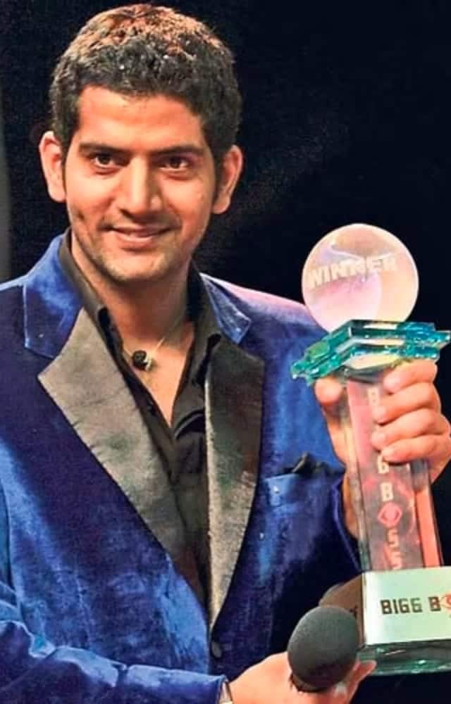 दूसरे सीजन में आशुतोष कौशिक ने बिग बॉस की ट्रॉफी अपने नाम की थी. लाइव हिंदुस्तान के मुताबिक इस सीजन भी प्राइज मनी 1 करोड़ रखी गई थी और इसके वजह से बिग बॉस सीजन 2 काफी समय तक सुर्खियों में रहा.