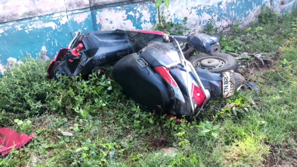 சீர்காழி அருகே இப்படி ஒரு விபத்தா...? - பரிதாபமாக பறிபோன இரண்டு உயிர்கள் - சோகத்தில் மூழ்கிய கிராமம்