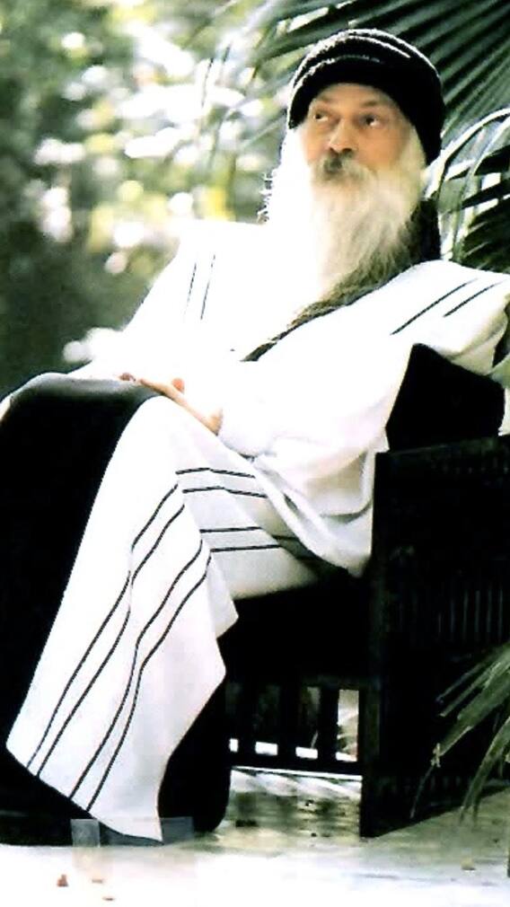 जीवन आणि दृष्टिकोन बदला ओशोंच्या ‘या’ विधानांनी