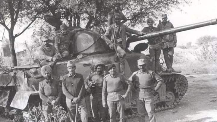 ఈ విధంగా 2,60,000 మంది సైనికులు భారత సైన్యాన్ని, దాదాపు 1,40,000 మంది పాకిస్తాన్ను ఎంచుకున్నారు. పాకిస్తాన్ ఎంచుకున్న వారిలో ఎక్కువ మంది ముస్లింలే ఉన్నారు.