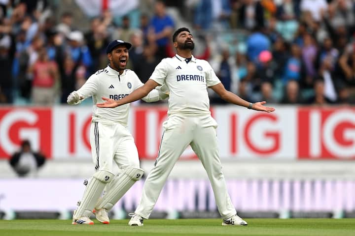 सिराजला बीसीसीयकडून कोट्यवधी रुपये मिळतात. याशिवाय आयपीएलमधून मोठी कमाई होते. इंग्लंड विरुद्ध 23 विकेट घेतल्यानं सिराजची ब्रँडवॅल्यू वाढण्याची शक्यता आहे.