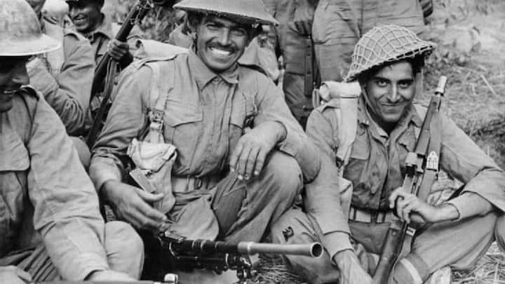 నివేదికల ప్రకారం 98 శాతం మంది ముస్లిం సైనికులు పాకిస్తాన్ వెళ్లారు. అయితే కేవలం 554 మంది ముస్లిం అధికారులు మాత్రమే భారతదేశాన్ని ఎంచుకుని ఇక్కడే ఉండాలని నిర్ణయించుకున్నారు.