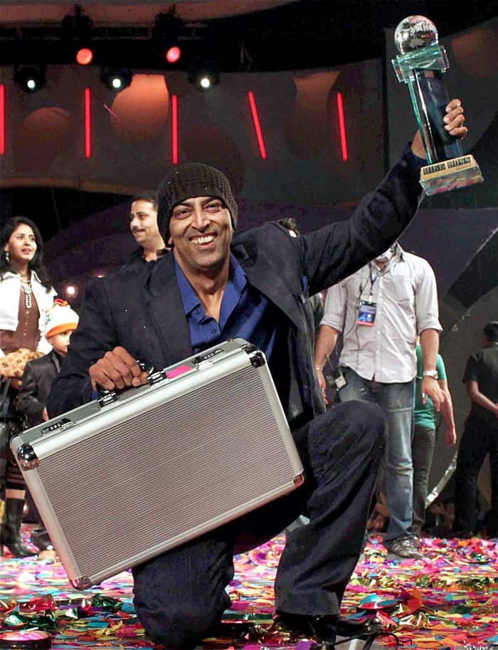 In the third season, Vindu Dara Singh was declared a winner. According to Live Hindustan, he also got Rs 1 crore as prize money. Nowadays actor is seen in 'Son of Sardar 2'.