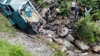 जम्मूमधील उधमपूरमध्ये सीआरपीएफ जवानांचे प्रवासी वाहन 200 फूट खोल दरीत कोसळले; 3 जवानांचा मृत्यू, 5 गंभीर