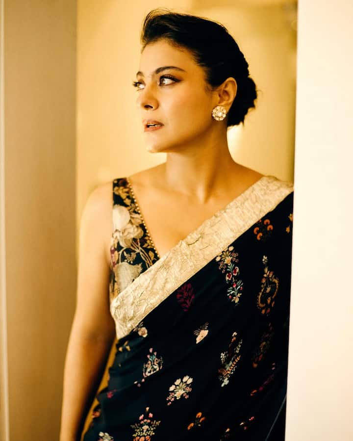 Her makeup was soft yet impactful — think kohl-rimmed eyes, dewy skin, and a muted lip that let her natural beauty shine through. Altogether, the look was a masterclass in how to make a traditional outfit feel fresh and modern.