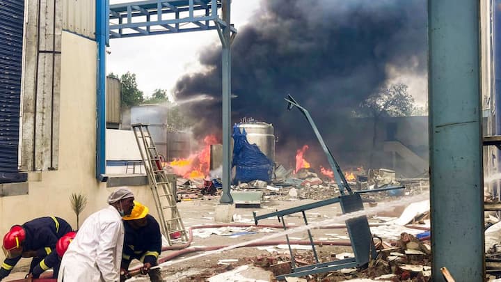 छठा हादसा तेलंगाना के संगारेड्डी में हुआ. यहां एक फार्मा फैक्ट्री के रिक्टर मं ब्लास्ट की घटना हुई.