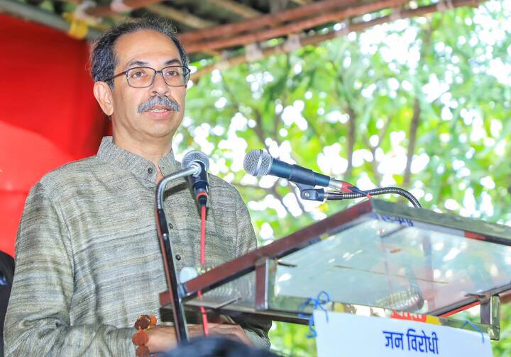 महाराष्ट्र के पूर्व सीएम ने कहा, ‘‘ट्रंप भारत और नरेन्द्र मोदी का मजाक उड़ा रहे हैं. हम उन्हें जवाब देने में असमर्थ हैं, उनसे (ट्रंप से) जवाब मांगना तो दूर की बात है. यह सरकार विदेश नीति के मोर्चे पर विफल रही है.’’ (फाइल फोटो)