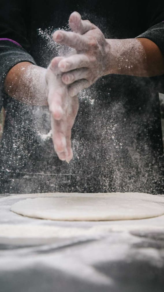 पाकिस्तान में एक किलो आटा कितने रुपये का मिलता है?