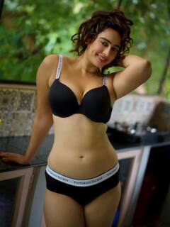 Megha Shukla Photo: બ્લેક બિકીનીમાં મેઘા શુક્લાનો સિઝલિંગ અવતાર